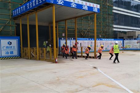 南寧市江南區(qū)人民醫(yī)院二期工程項(xiàng)目部開展安全演練活動