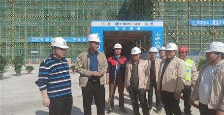 【奮戰(zhàn)80天·沖刺四季度】何勇利用周末休息時間到柳江區(qū)中醫(yī)院整體搬遷項目指導(dǎo)安全文明標(biāo)準(zhǔn)化施工