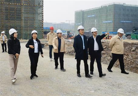 黃鳴帶隊(duì)到冶建公司開(kāi)展成本管理專項(xiàng)檢查