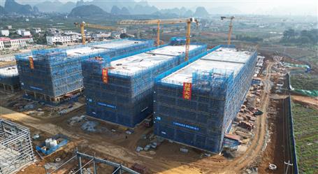 【搶先機(jī) 穩(wěn)開(kāi)局】桂鴻分公司陽(yáng)朔項(xiàng)目主體結(jié)構(gòu)順利封頂