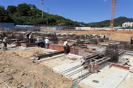 【奮戰(zhàn)三季度 打贏攻堅戰(zhàn)】戰(zhàn)高溫?fù)屵M度 抓生產(chǎn)建設(shè)忙